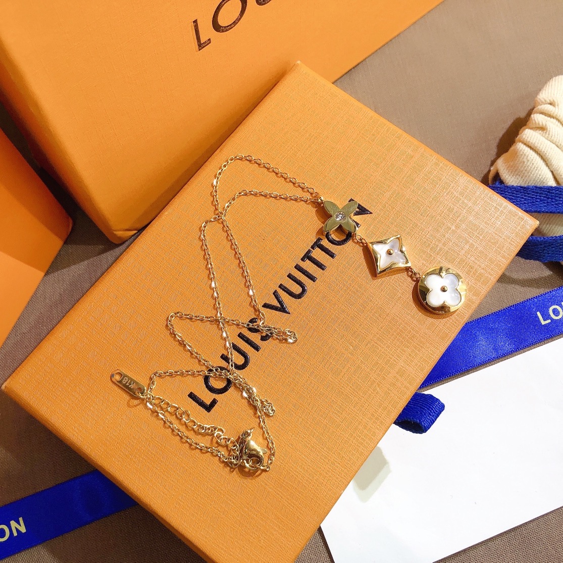 Replica LOUIS VUITTON Necklace
