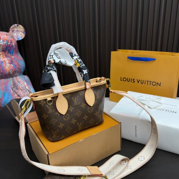 Replica Louis Vuitton Bag 19*13CM