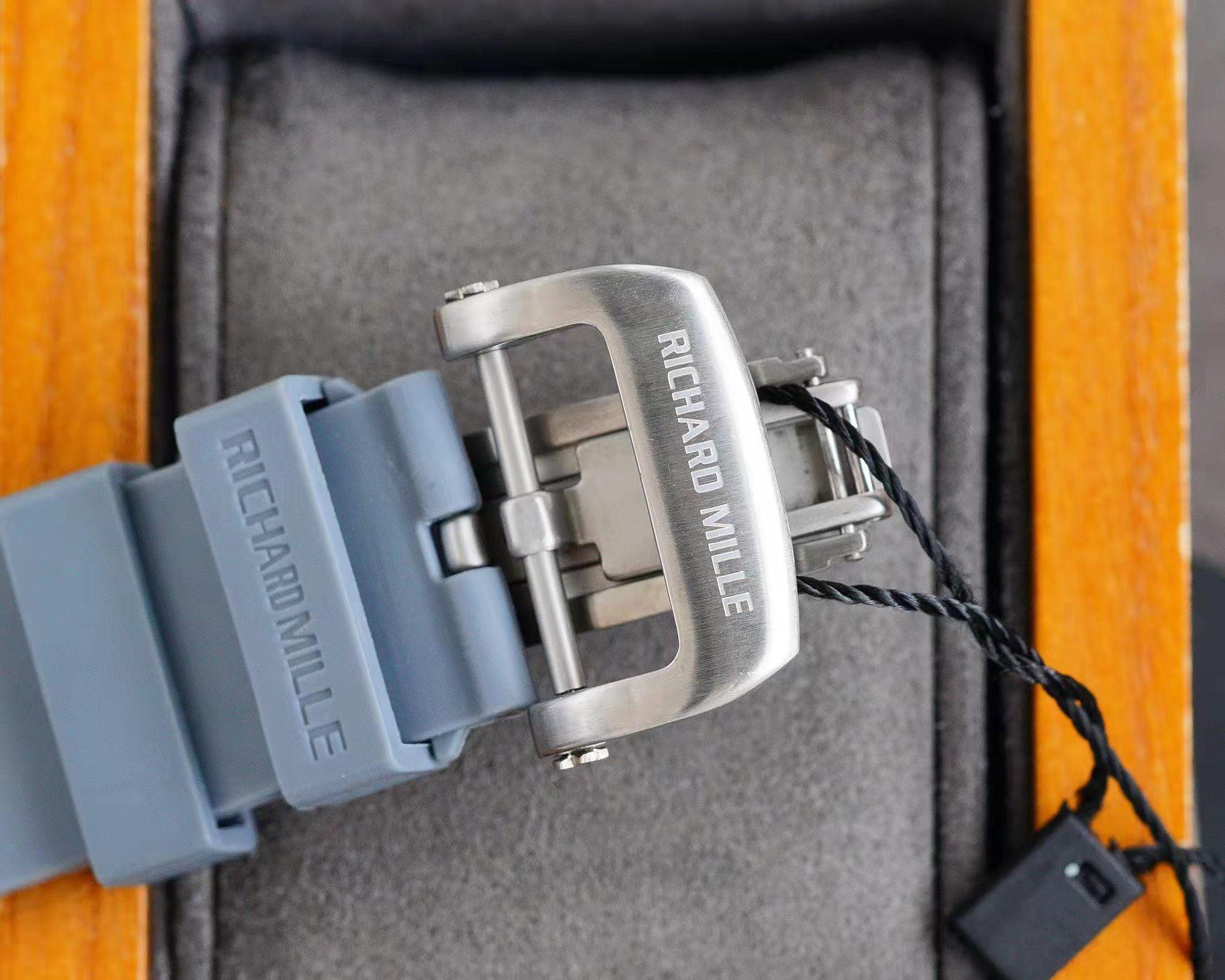 Replica Richard Mille Titanium shell Automatic Machine Watch 42MM