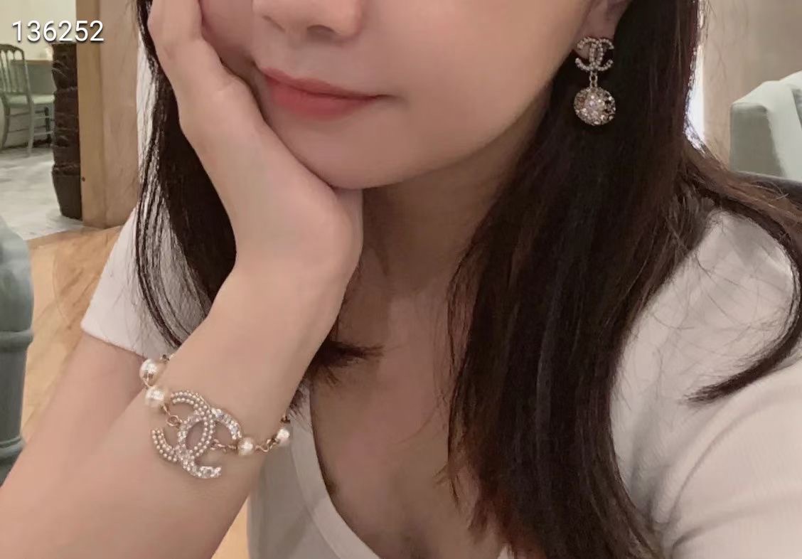 Replica CHANEL Earring