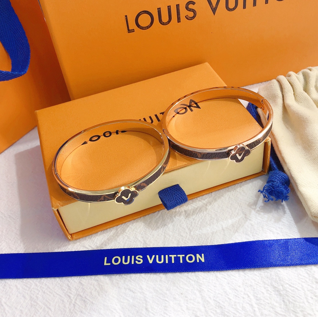 Replica LOUIS VUITTON Bangle