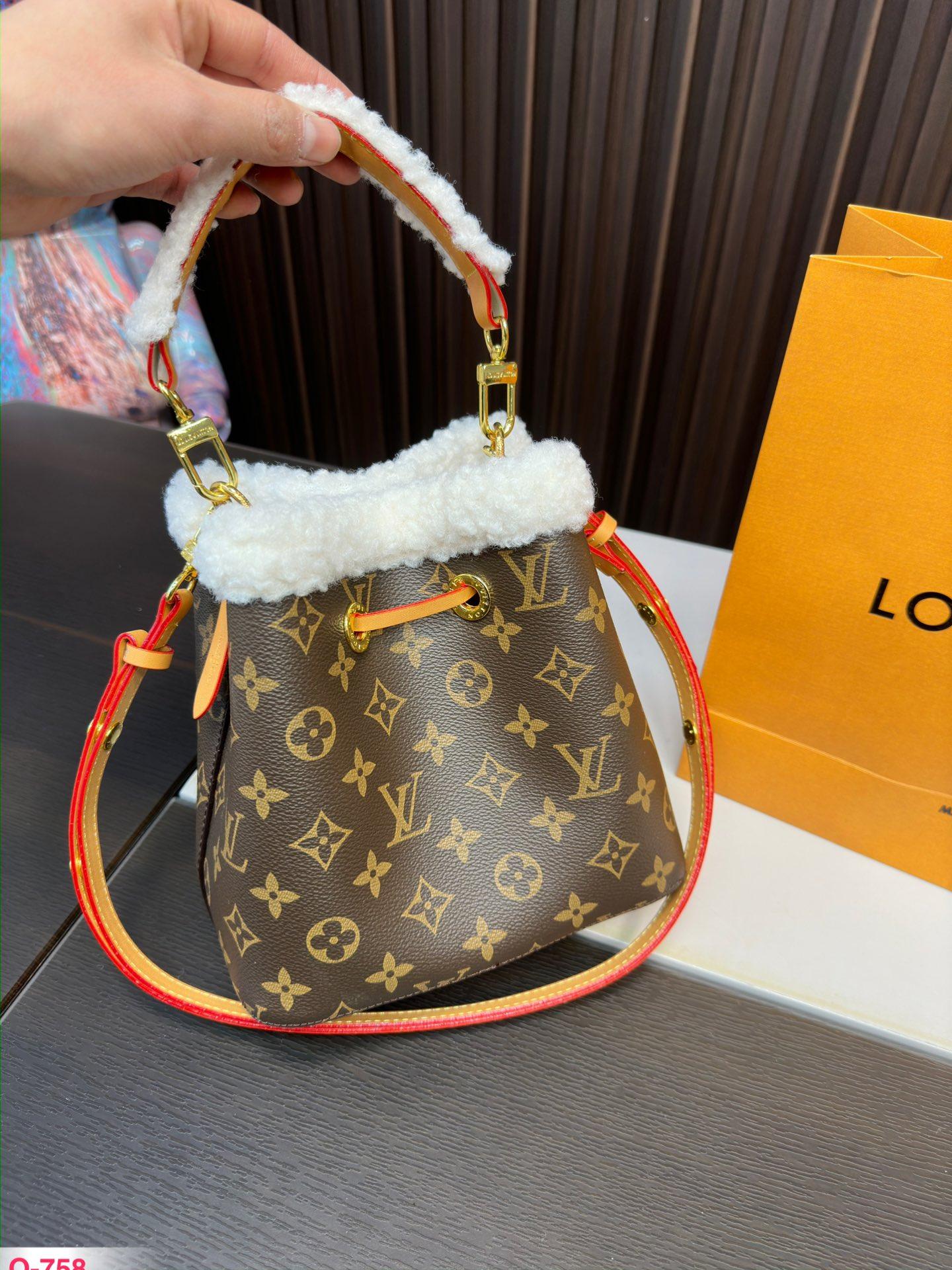 Replica Louis Vuitton Bag 20*28CM/25*25CM