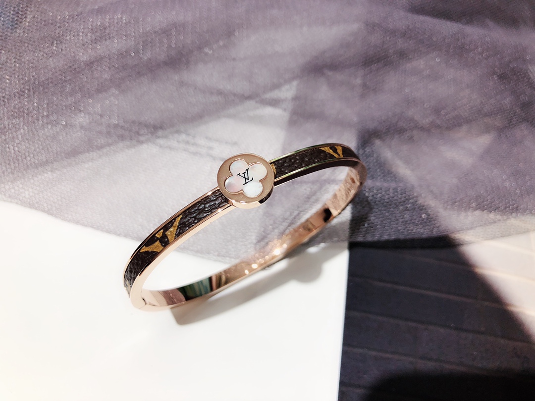 Replica LOUIS VUITTON Bangle