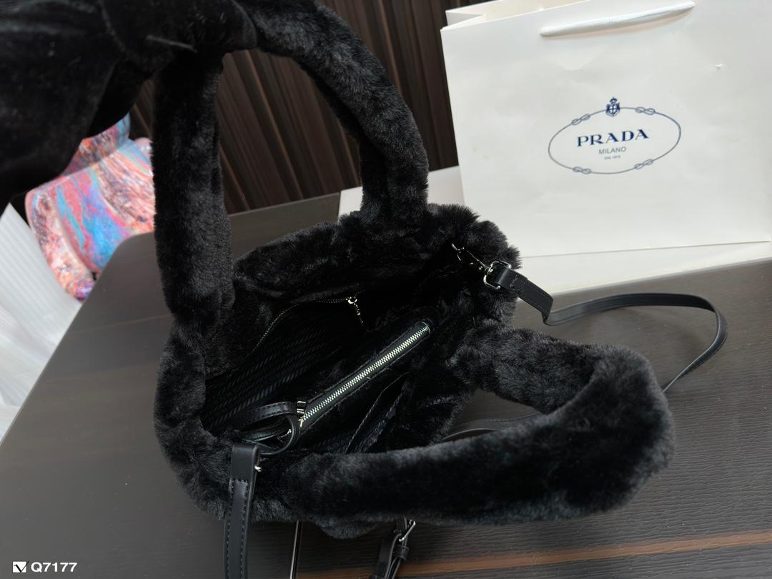 Replica Prada Bag 24*19CM