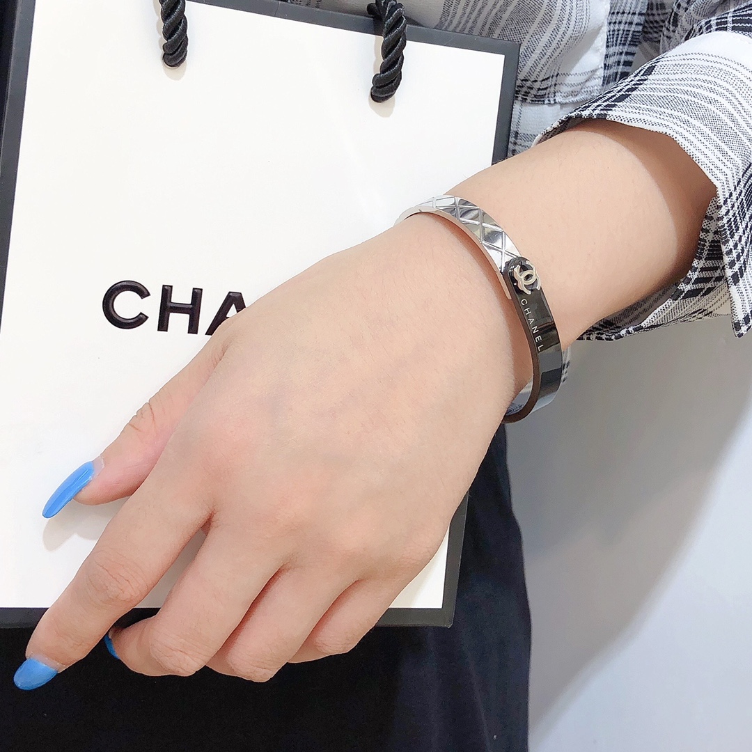 Replica CHANEL Bangle