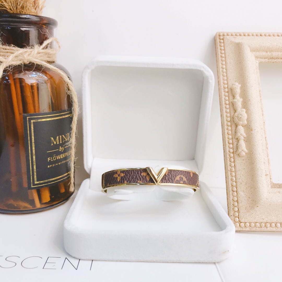 Replica LOUIS VUITTON Bangle