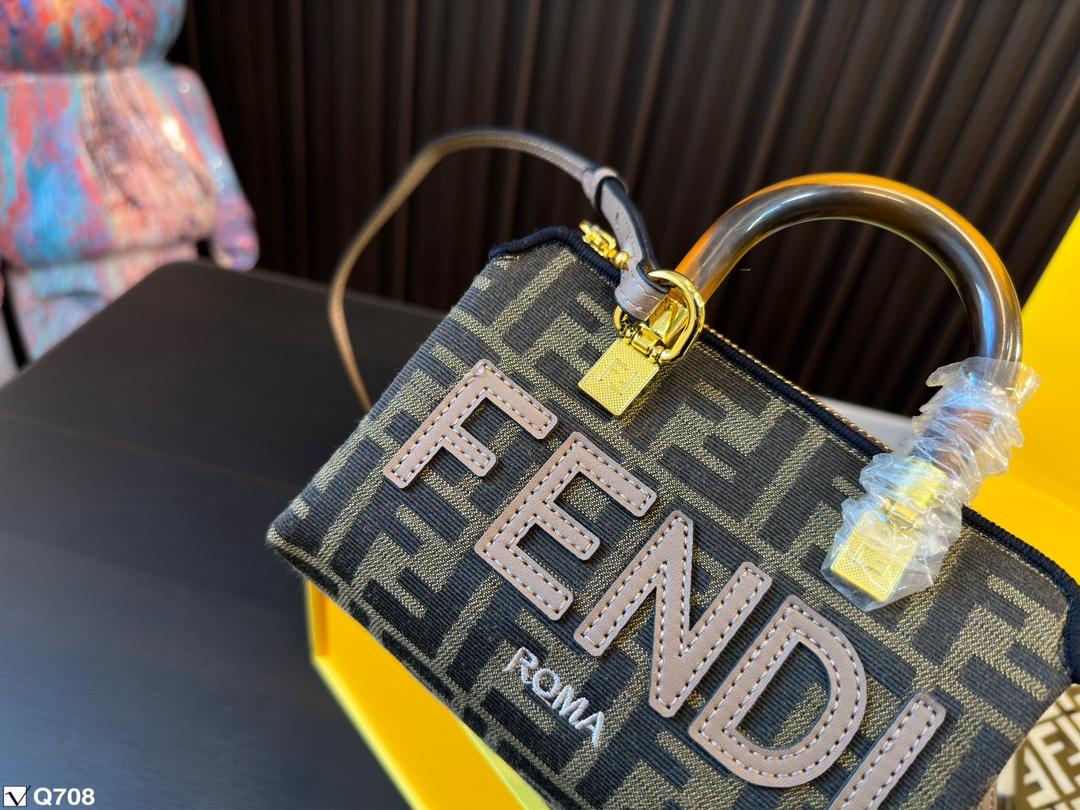 Replica Fendi Bag 17*12CM