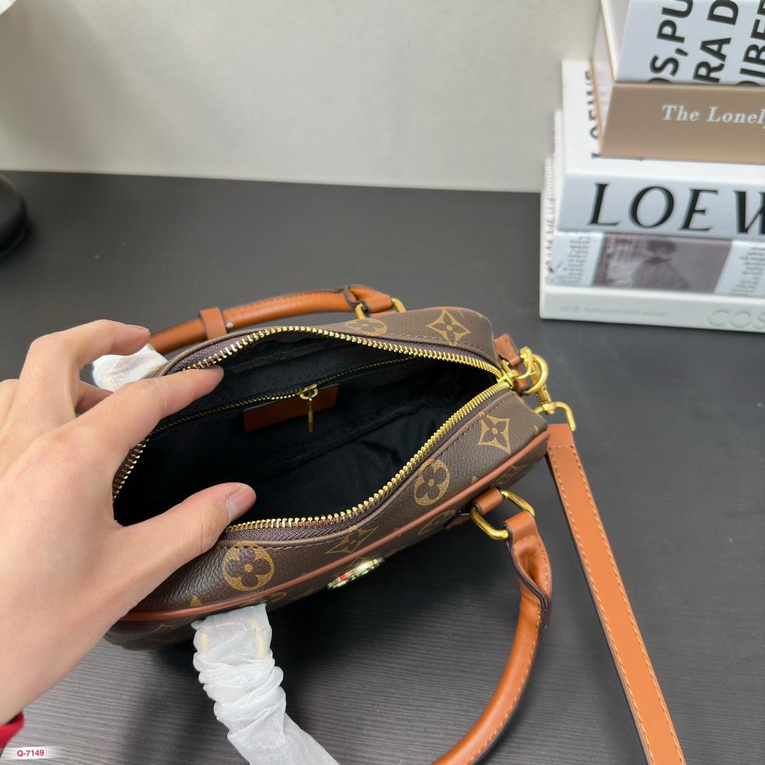 Replica Louis Vuitton Bag 22*11CM