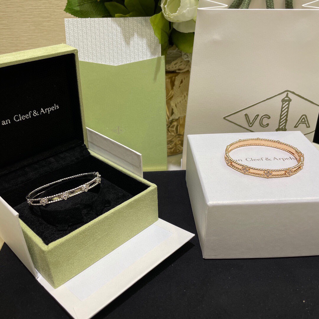 Replica VanCleef Arpels Bangle