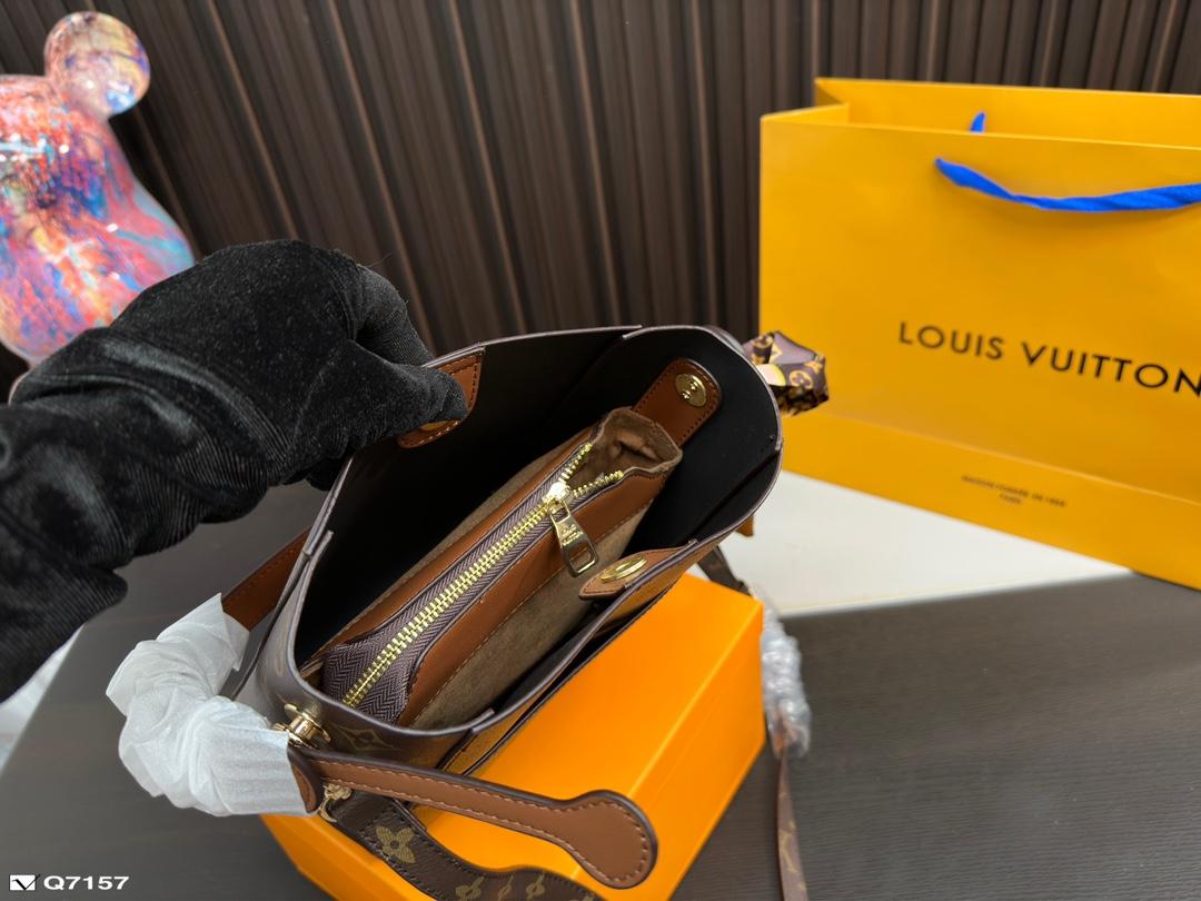 Replica Louis Vuitton Bag 22*18CM