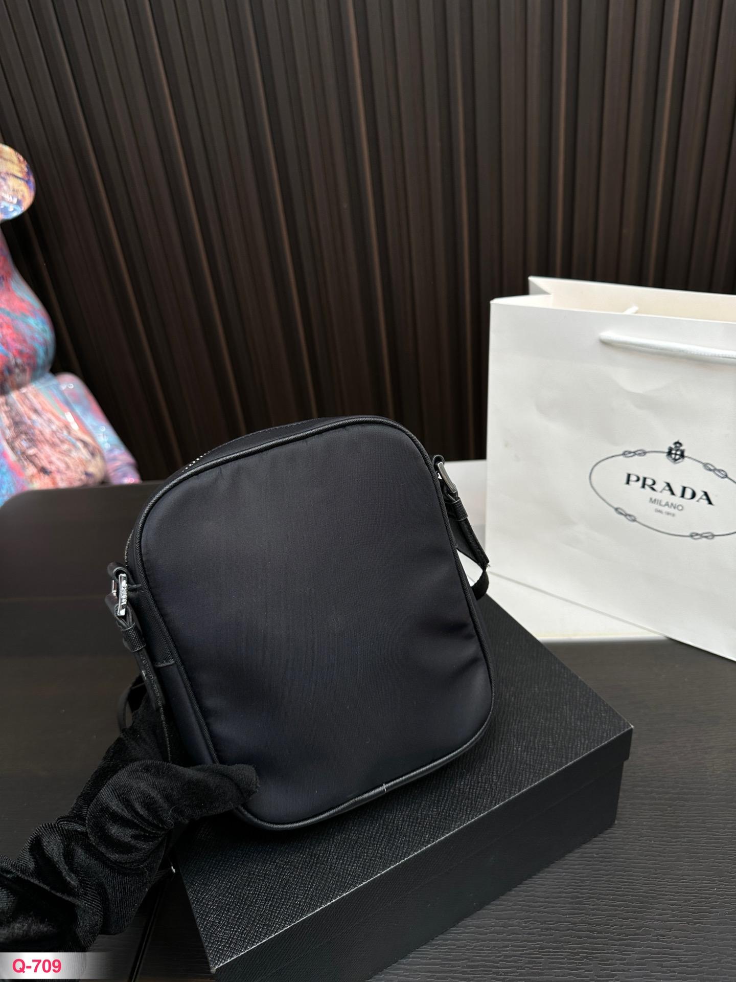 Replica Prada Bag 20*16CM