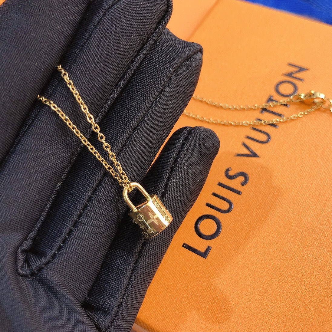 Replica LOUIS VUITTON Necklace