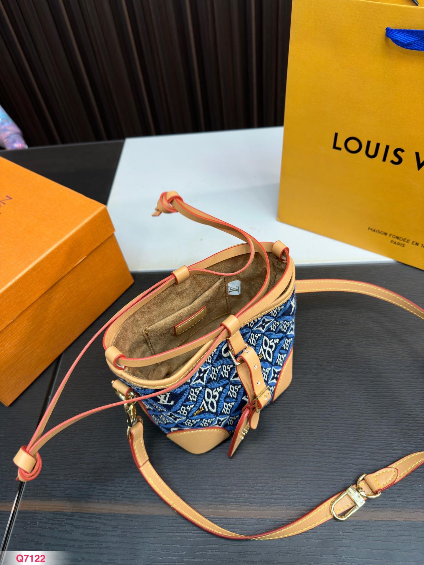 Replica Louis Vuitton Bag 13*14CM
