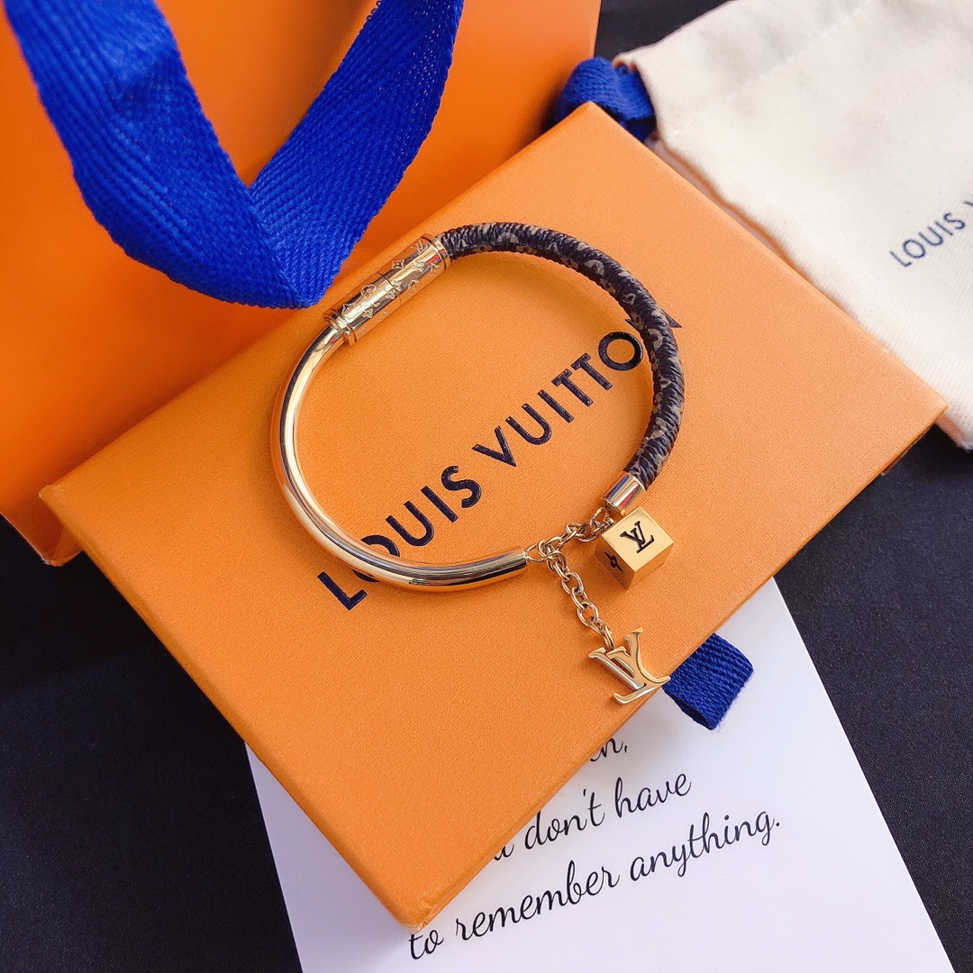 Replica LOUIS VUITTON Bangle