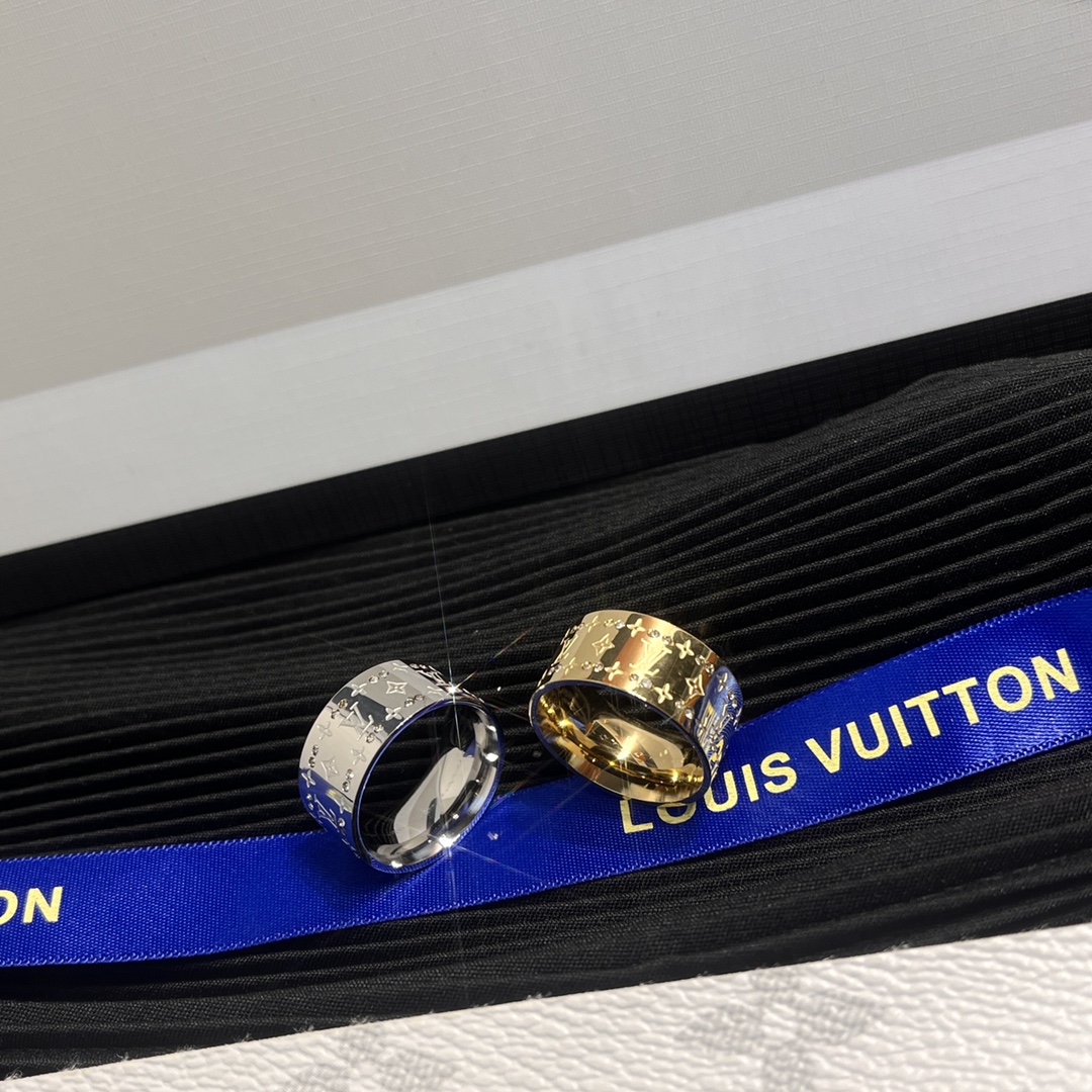 Replica LOUIS VUITTON Ring