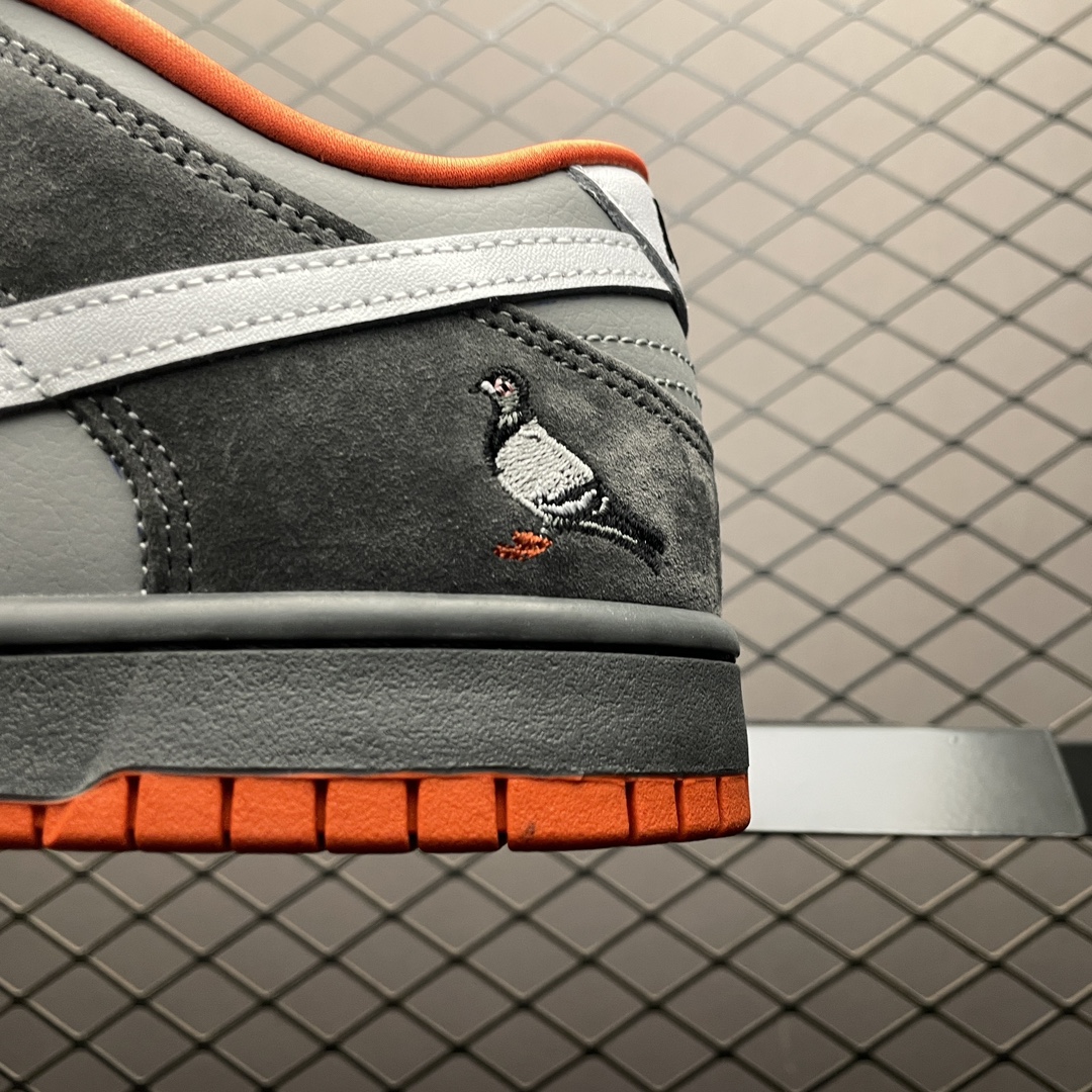 Replica Nike Dunk SB Shoe Nike SB Dunk Low Staple NYC Pigeon 304292-011 Size 40-47.5
