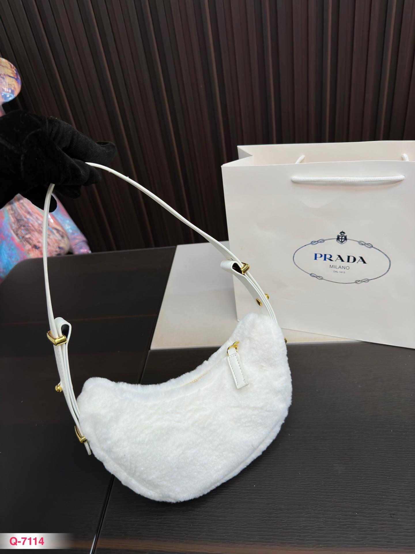 Replica Prada Bag 22*13CM