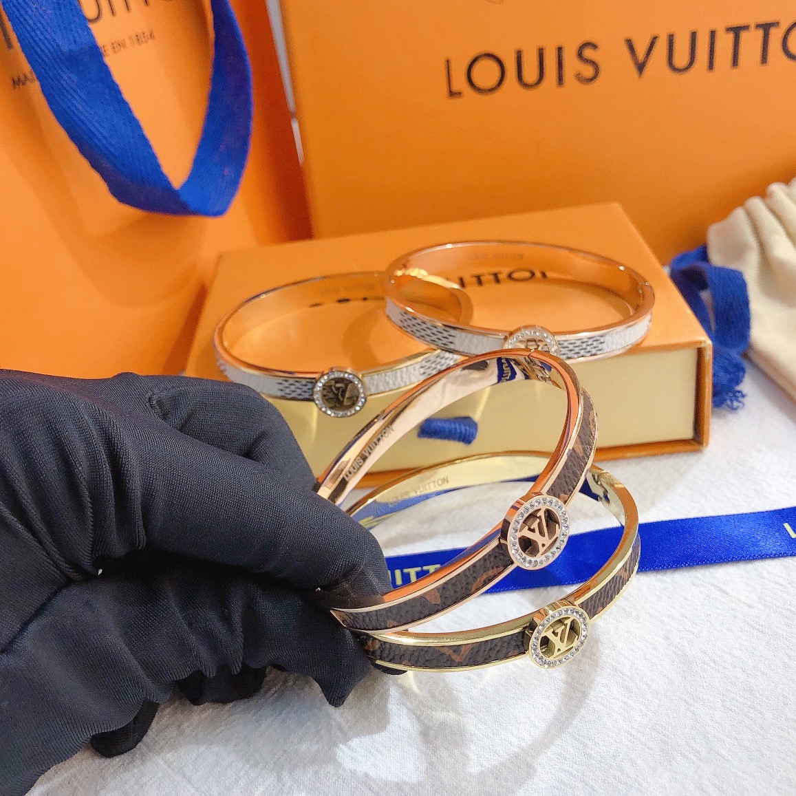 Replica LOUIS VUITTON Bangle