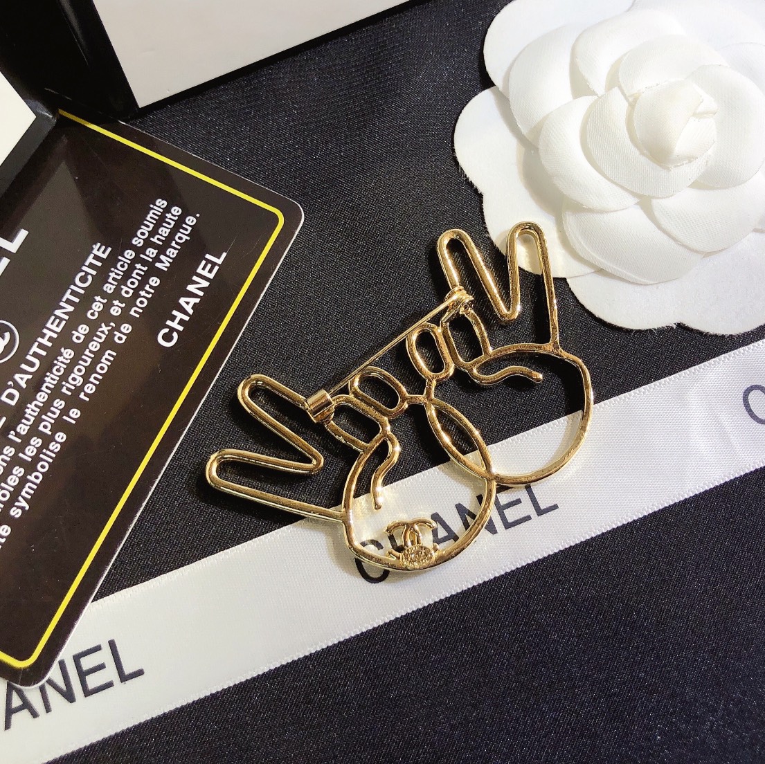 Replica CHANEL Brooch