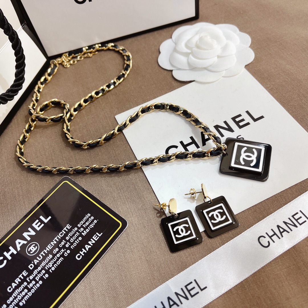 Replica CHANEL Necklace