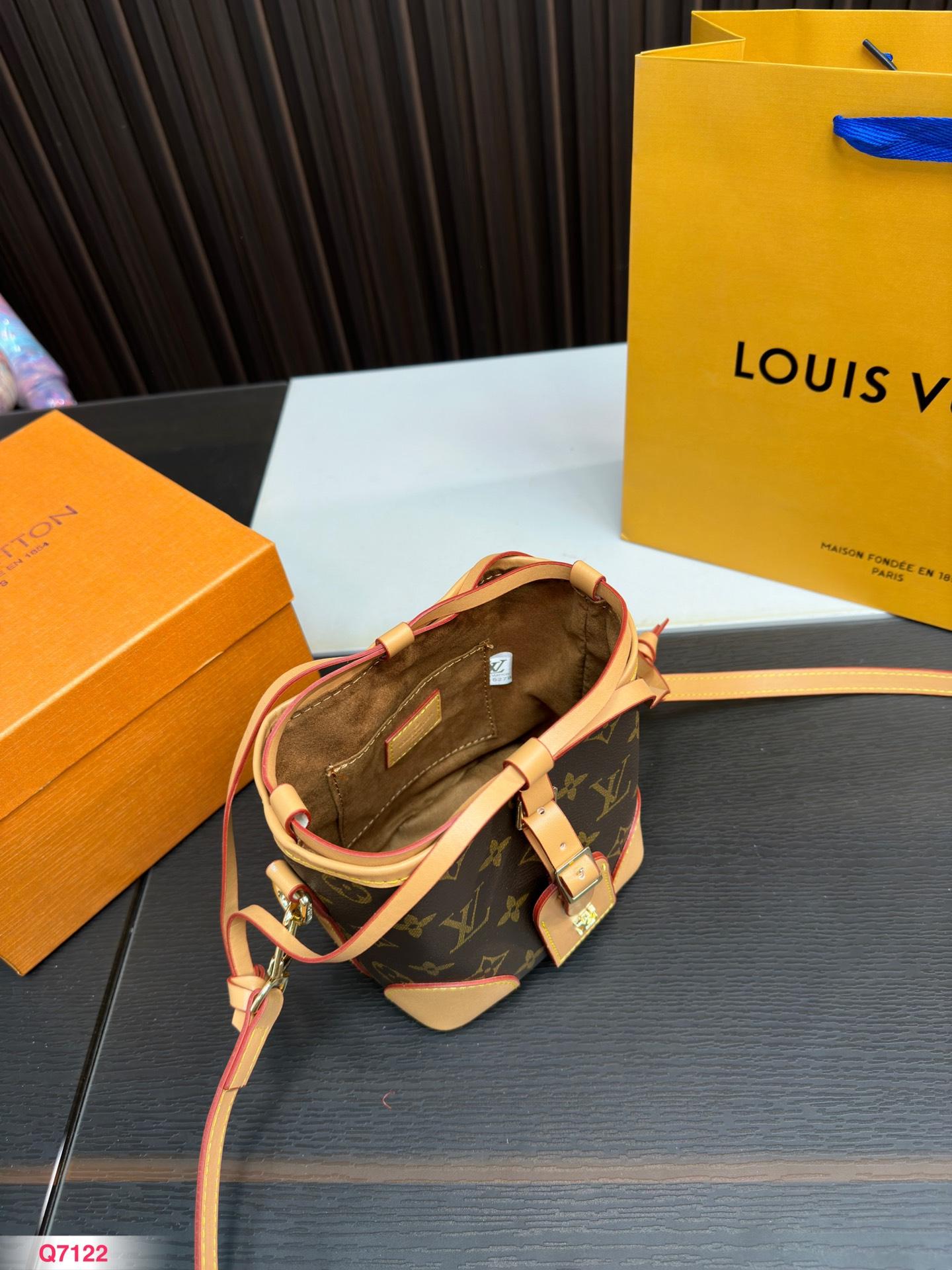 Replica Louis Vuitton Bag 13*14CM