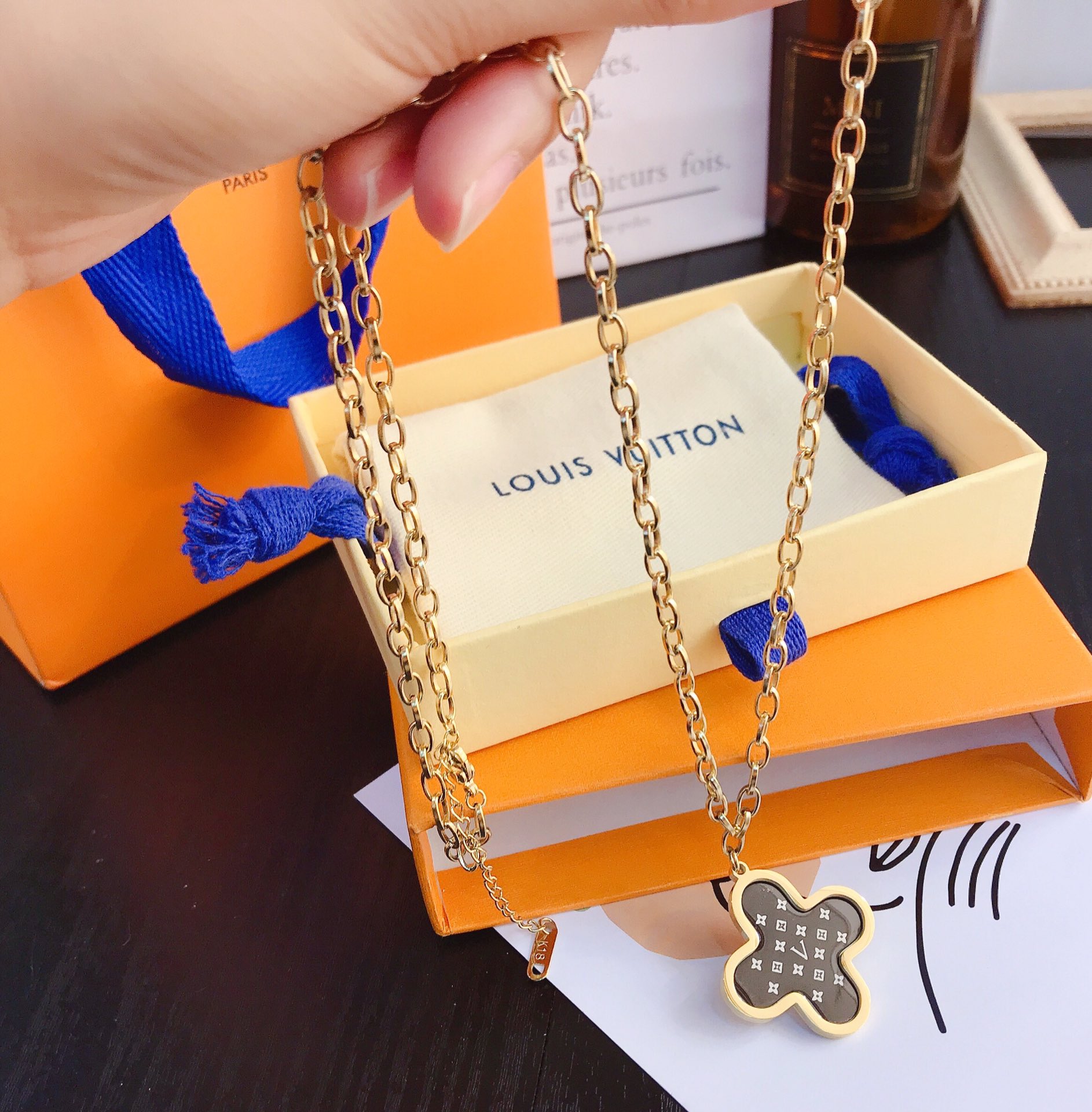 Replica LOUIS VUITTON Necklace