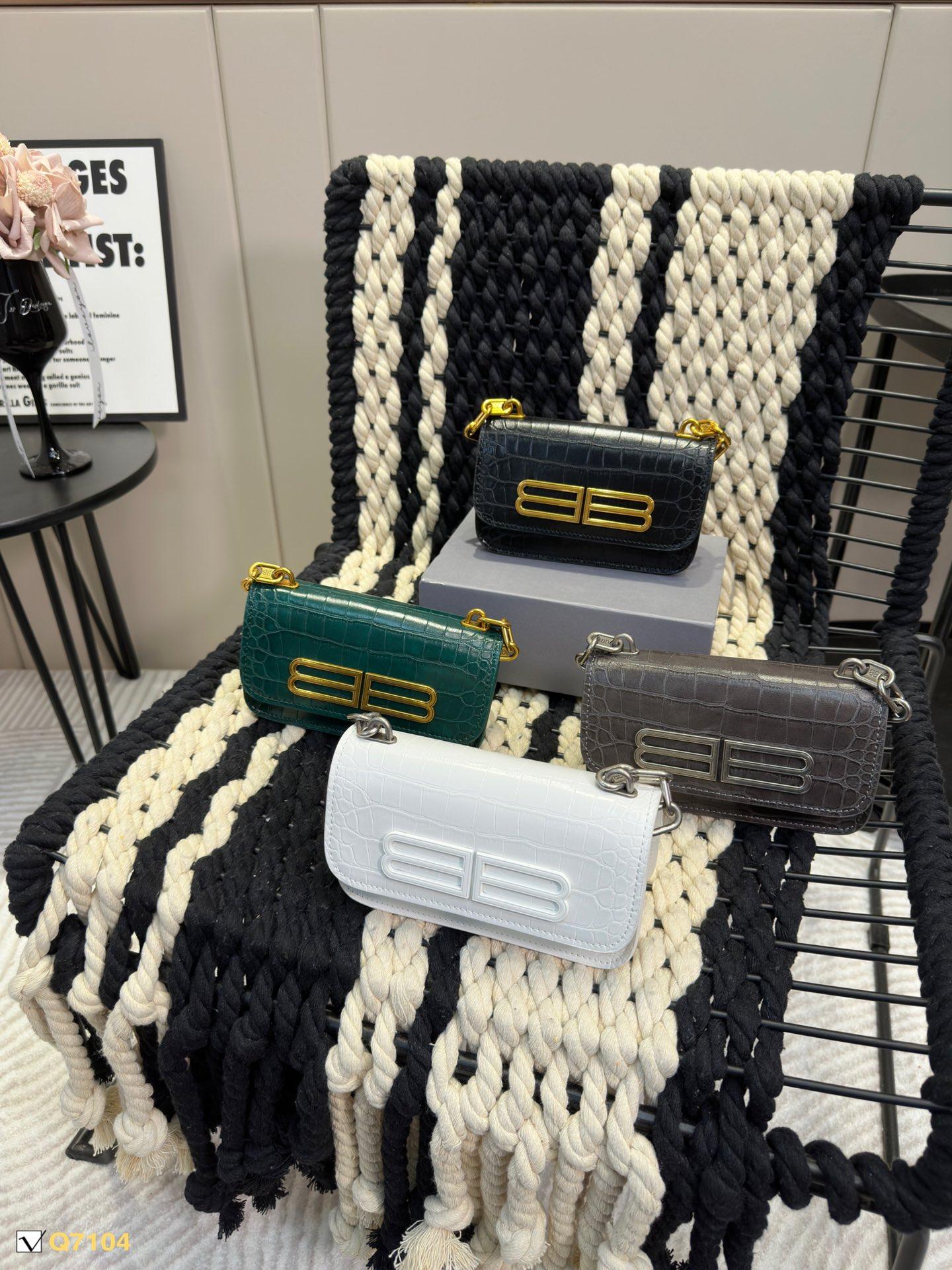 Replica Balenciaga Bag 19*9CM