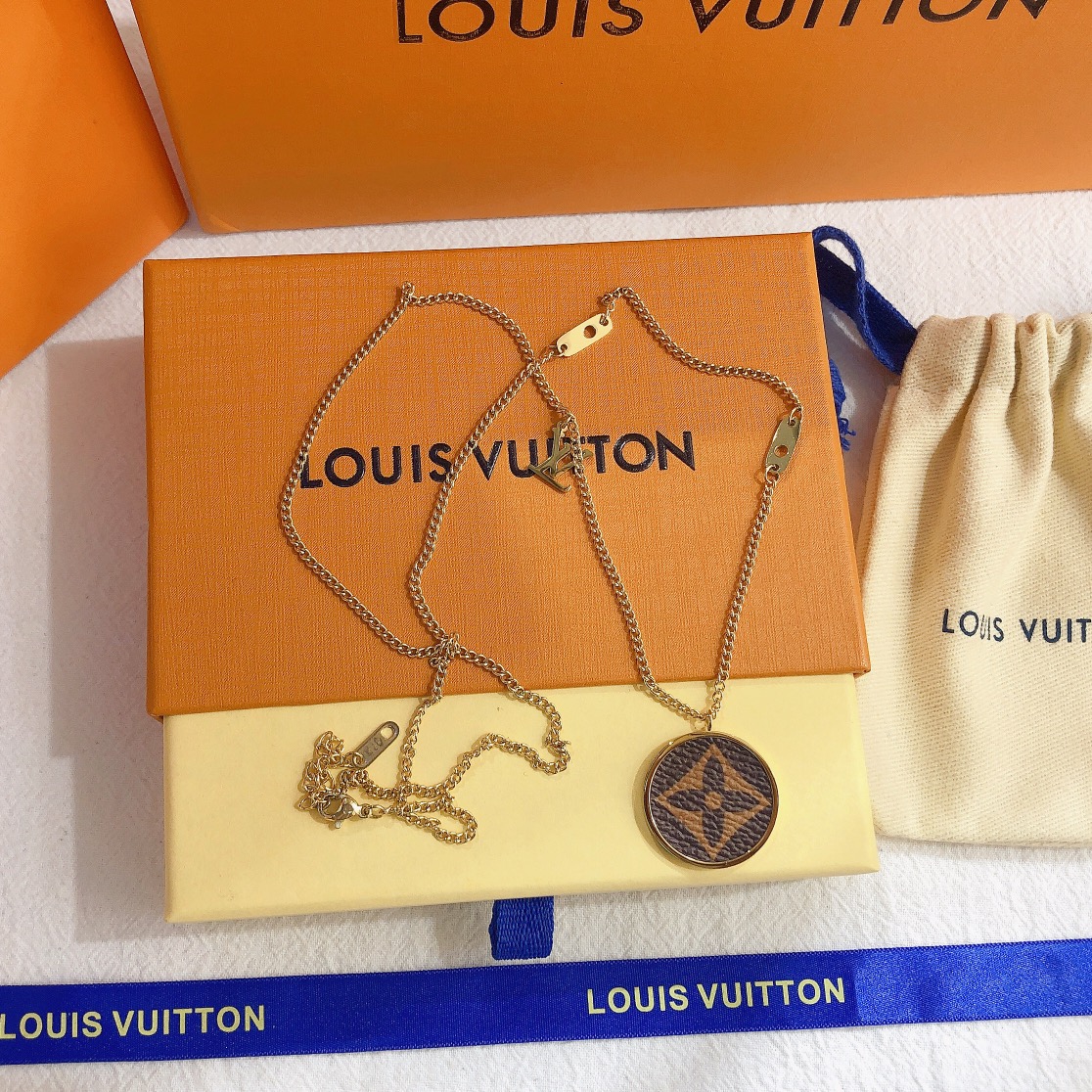 Replica LOUIS VUITTON Necklace