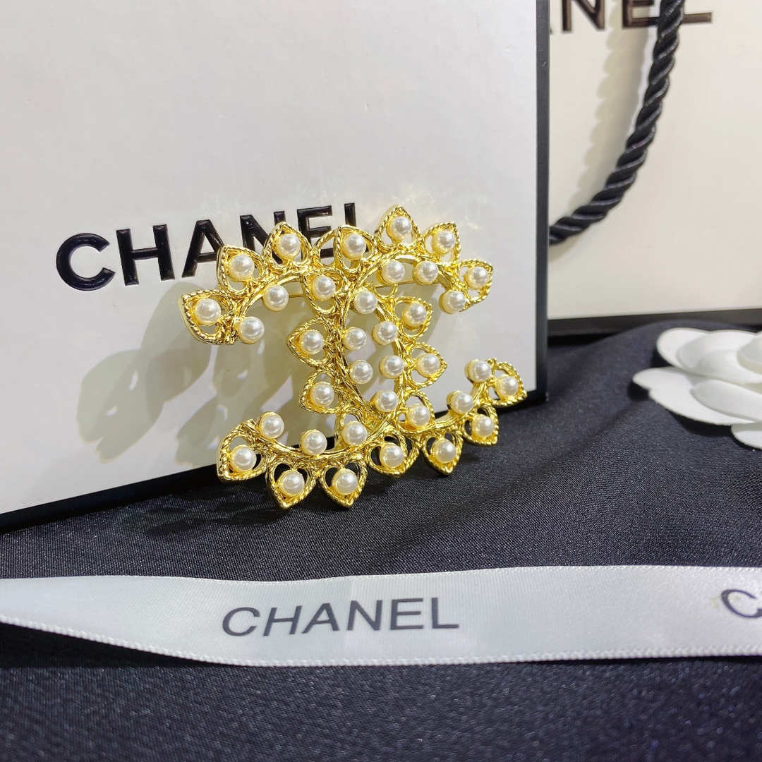Replica CHANEL Brooch