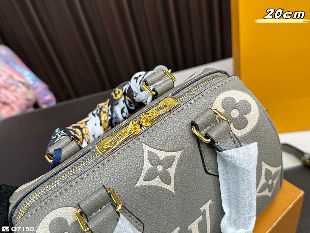 Replica Louis Vuitton Bag 13*CM