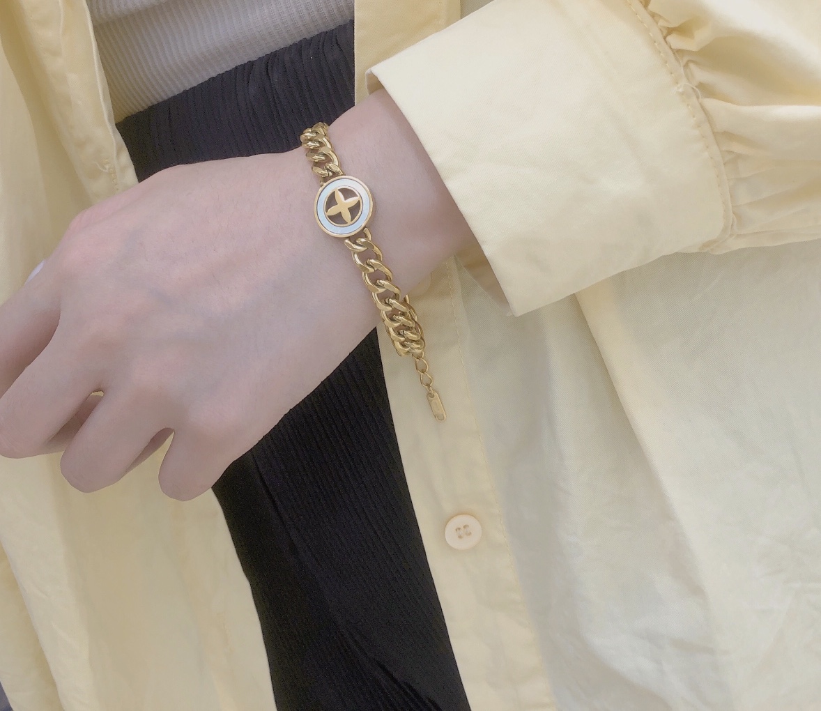 Replica LOUIS VUITTON Bracelet
