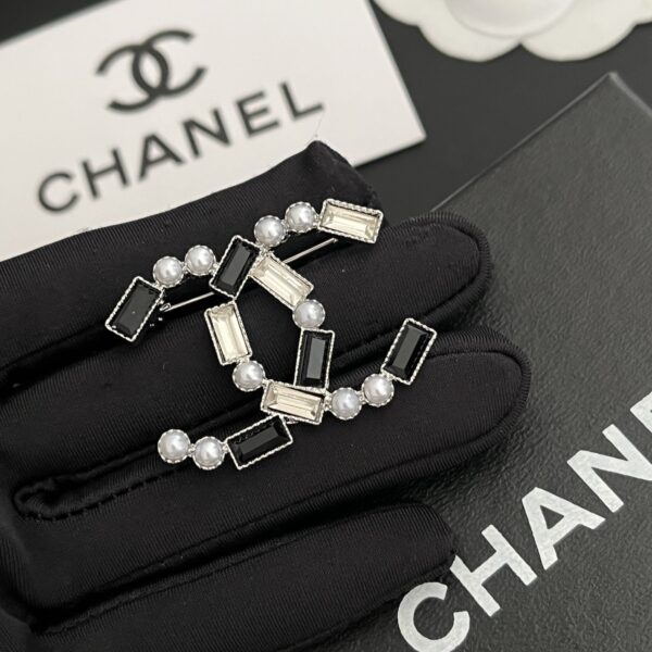 Replica CHANEL Brooch