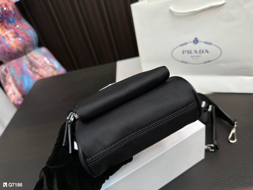 Replica Prada Bag 15*19CM