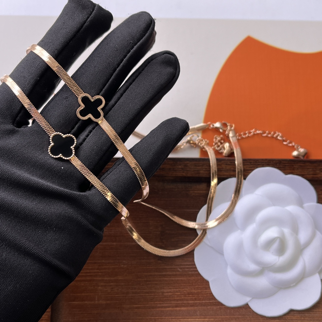 Replica VanCleef Arpels Necklace