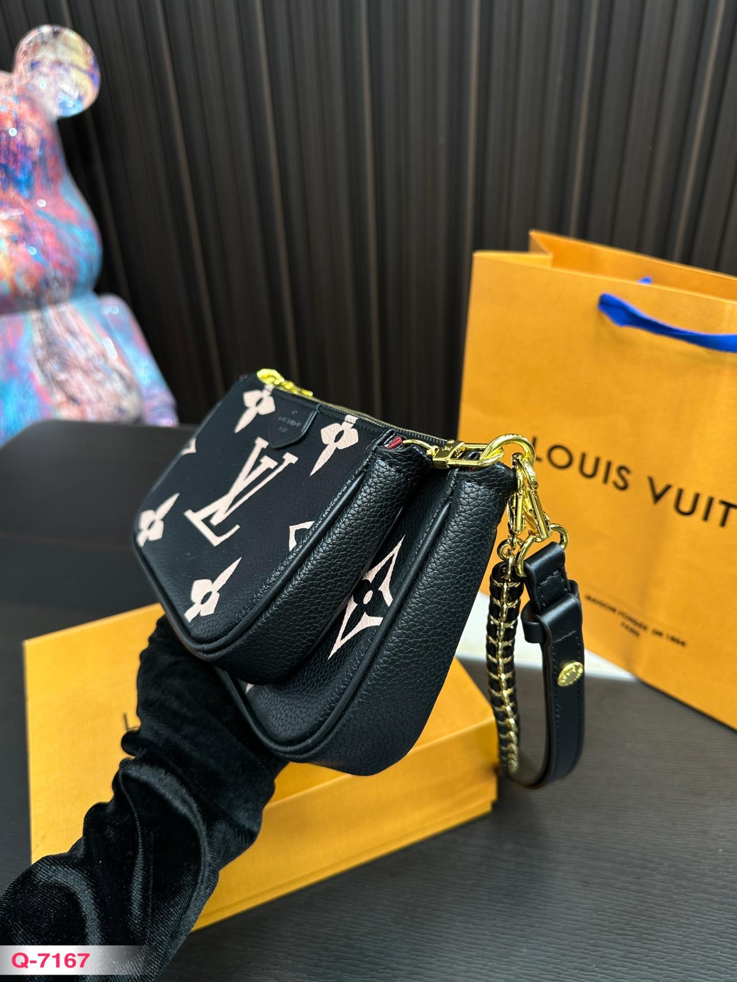 Replica Louis Vuitton Bag 12*23CM