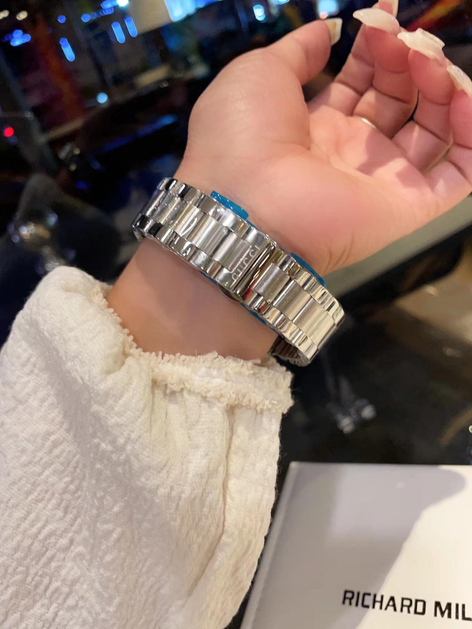 Replica Gucci 904l Stainless Steel Quartz Watch 43MM