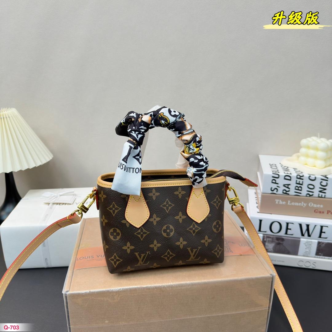 Replica Louis Vuitton Bag 18*14CM