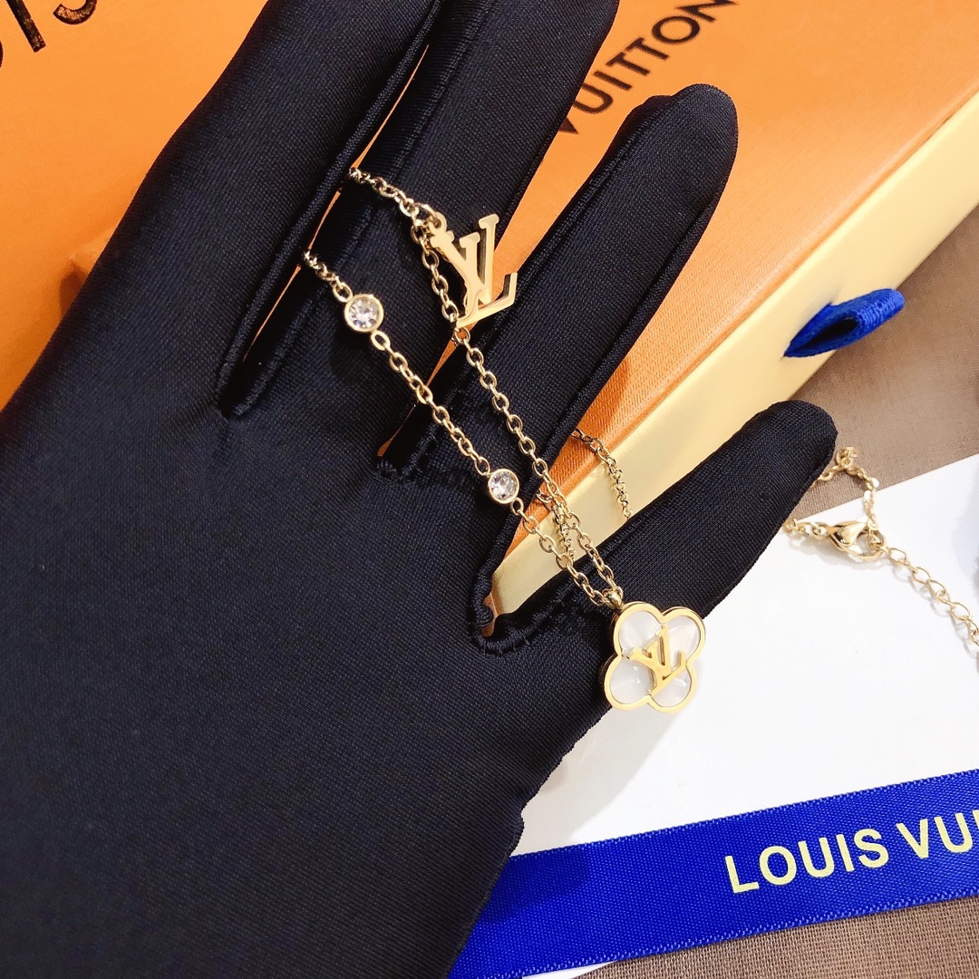 Replica LOUIS VUITTON Necklace