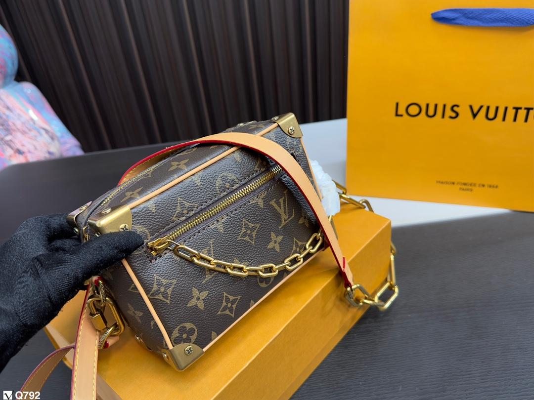 Replica Louis Vuitton Bag 18*12CM