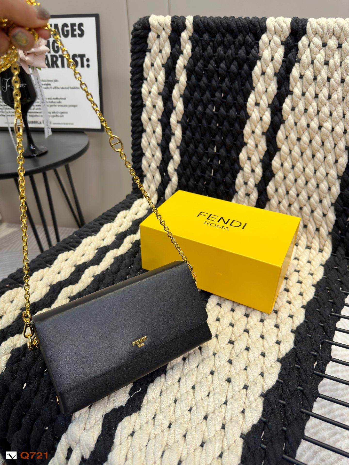 Replica Fendi Bag 20*10CM