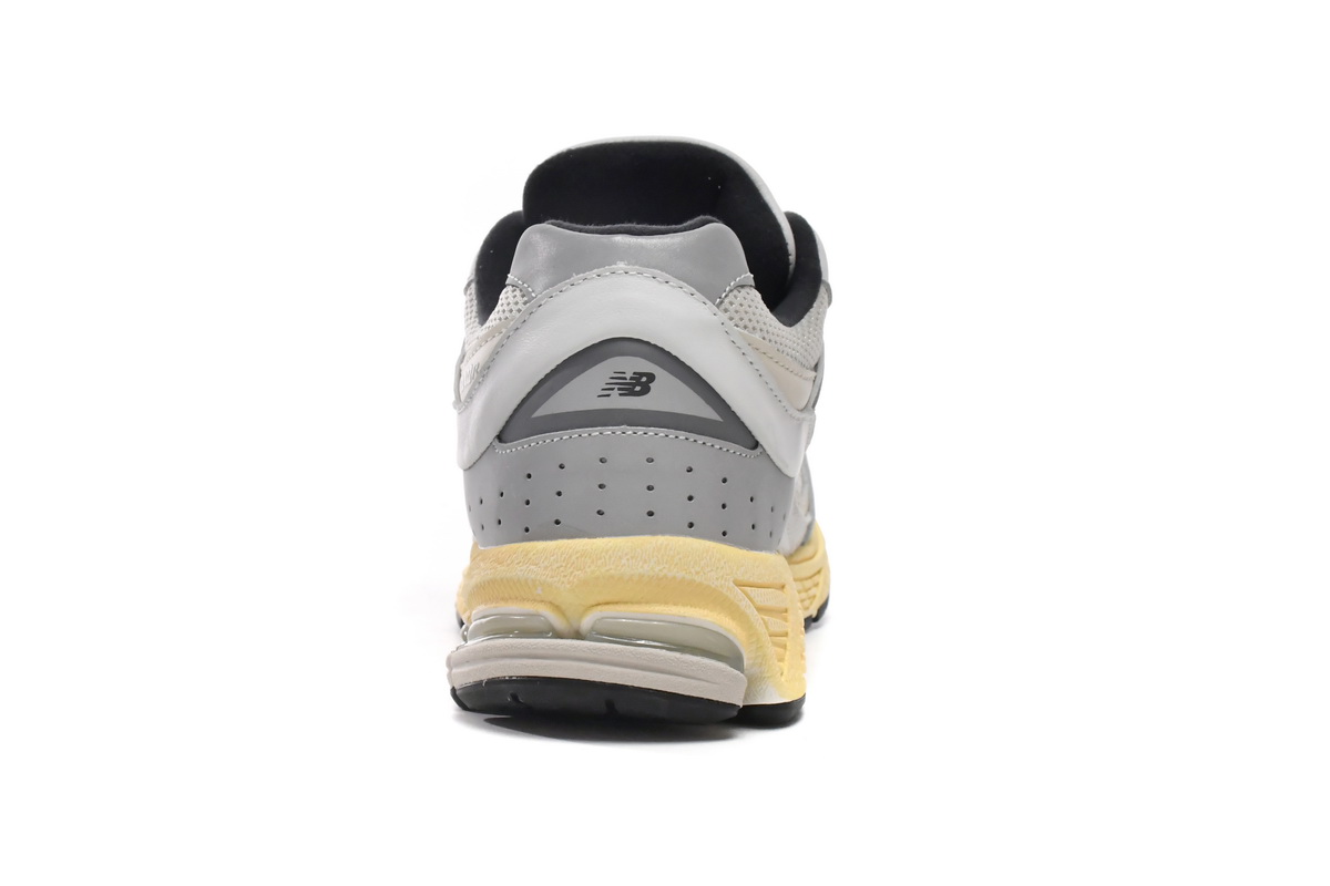 Replica New Balance Shoe New Running Shoes ML2002RT Thisisneverthat x New Balance 2002R White