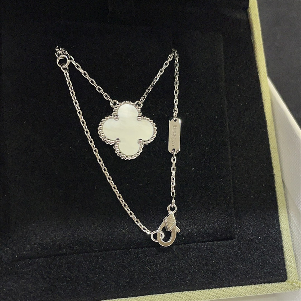 Replica VanCleef Arpels Necklace