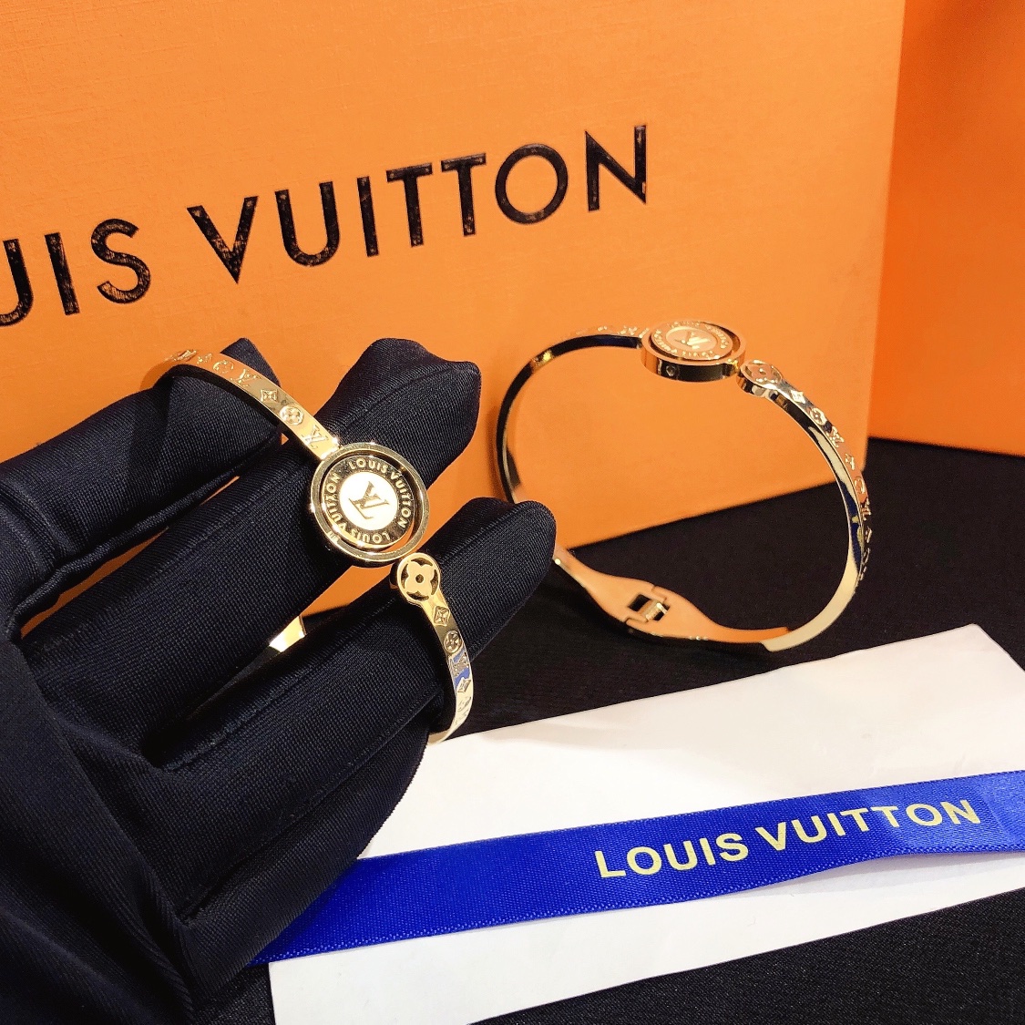 Replica LOUIS VUITTON Bangle