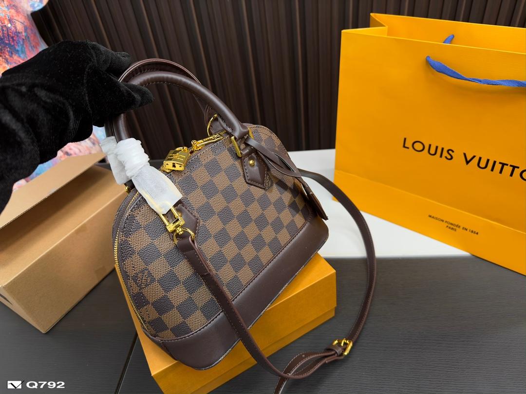 Replica Louis Vuitton Bag 17*24CM