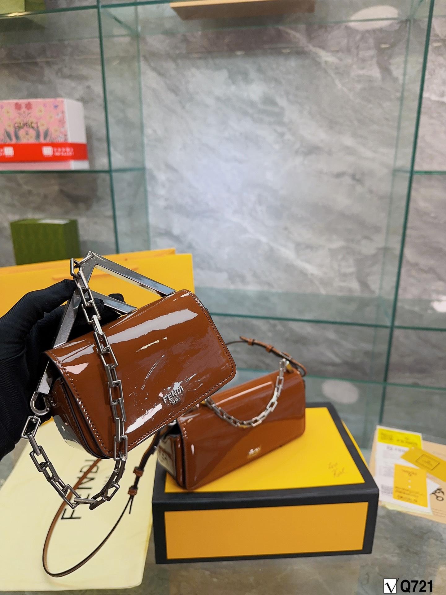 Replica Fendi Bag 15CM/23CM