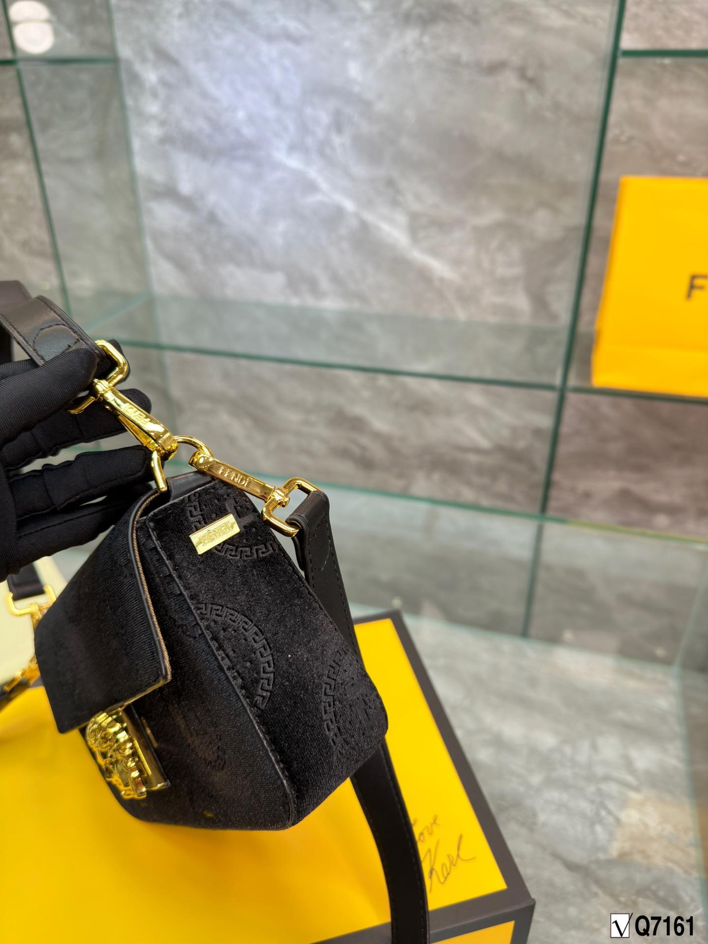 Replica Fendi Bag 22*13CM