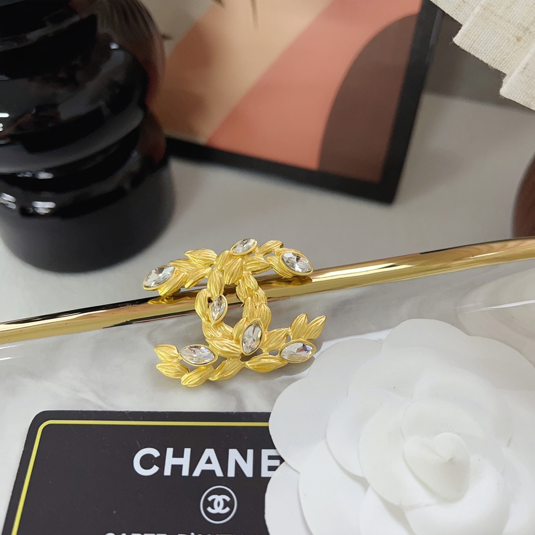 Replica CHANEL Brooch