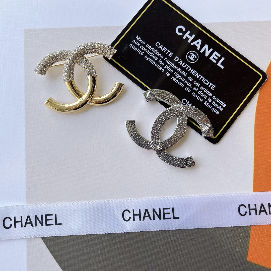 Replica CHANEL Brooch
