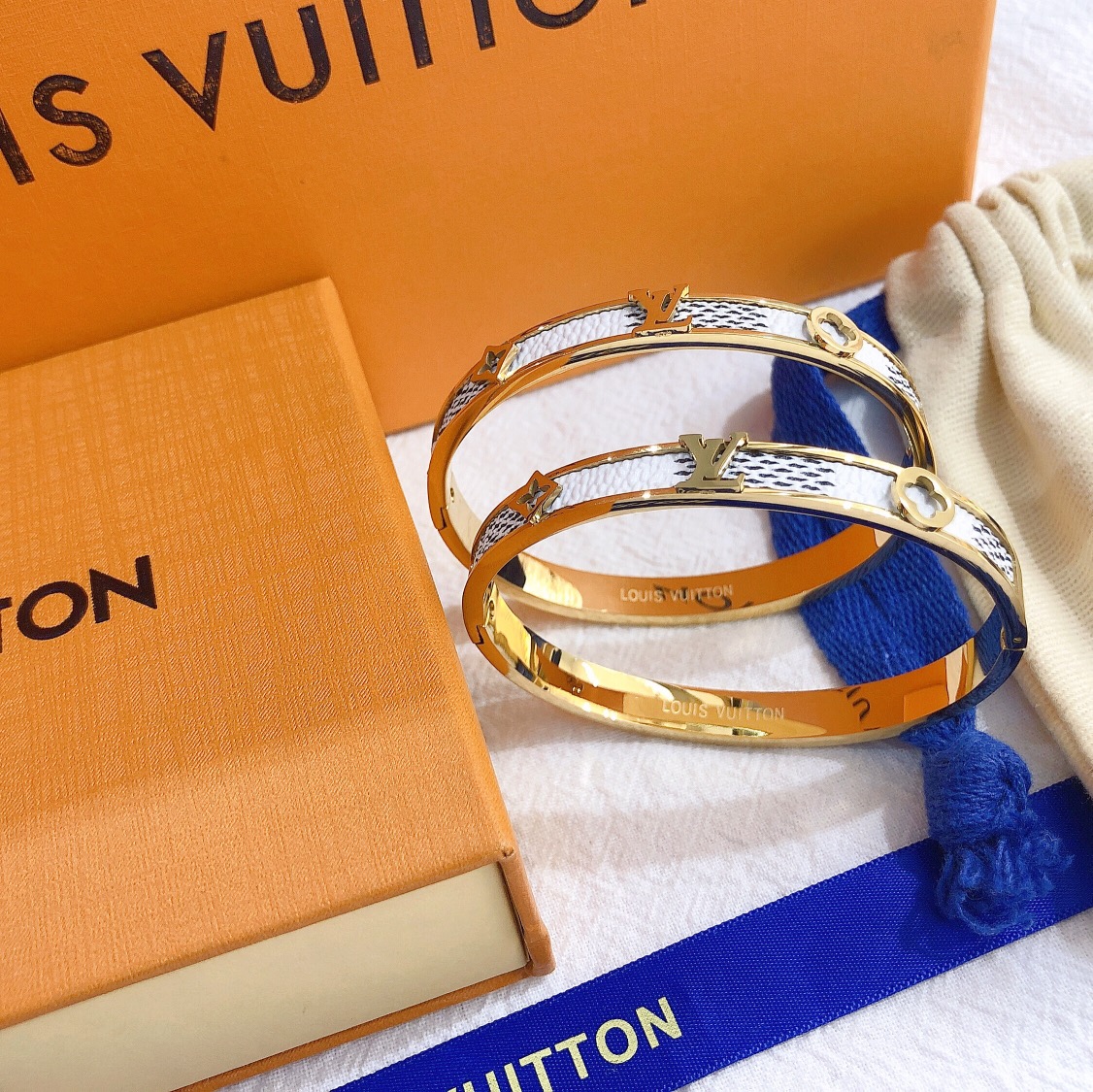 Replica LOUIS VUITTON Bangle