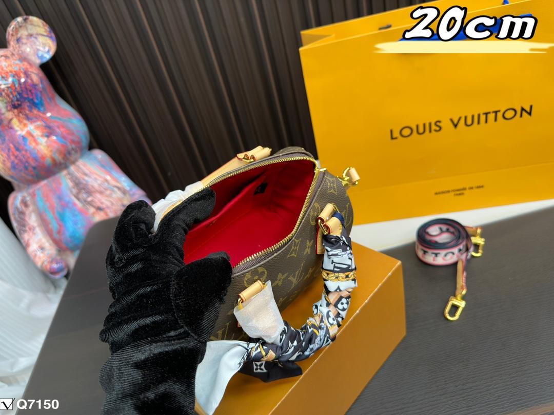 Replica Louis Vuitton Bag 13*CM